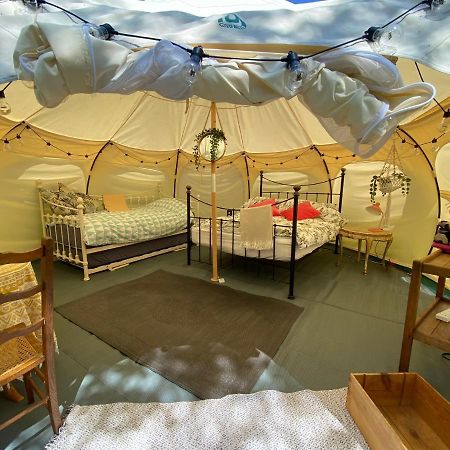 Hotel Secret Garden Glamping Lymington Exterior foto