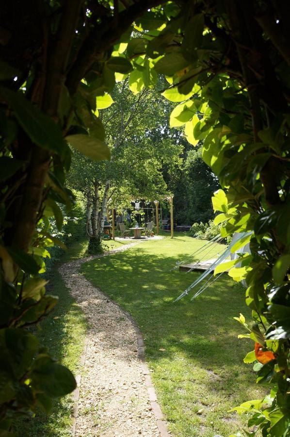 Hotel Secret Garden Glamping Lymington Exterior foto