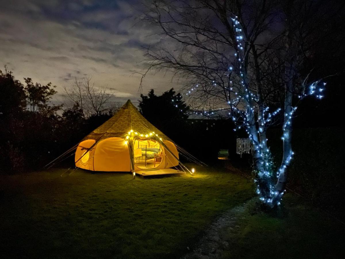 Hotel Secret Garden Glamping Lymington Exterior foto
