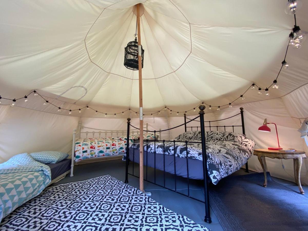 Hotel Secret Garden Glamping Lymington Exterior foto