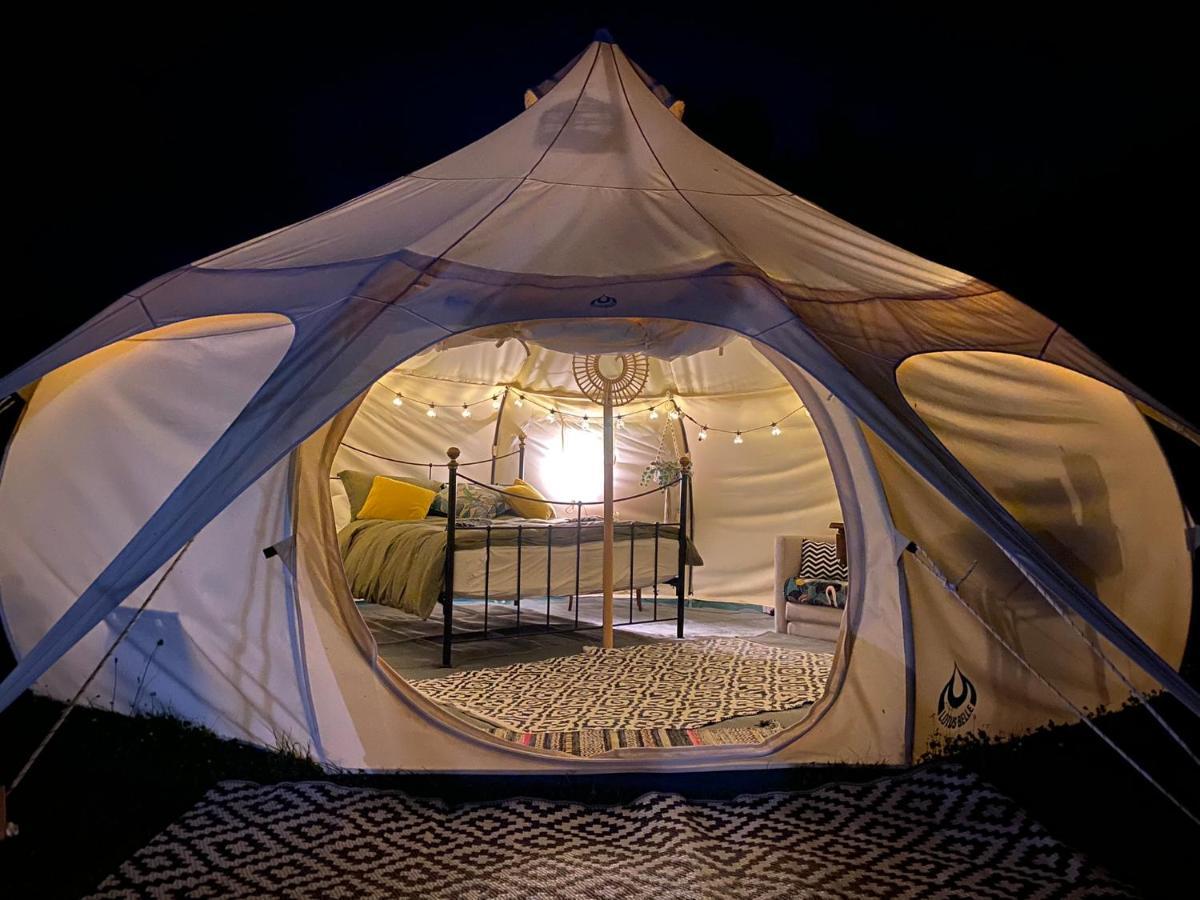Hotel Secret Garden Glamping Lymington Exterior foto
