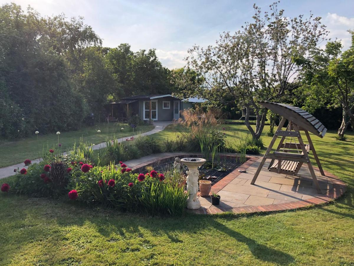 Hotel Secret Garden Glamping Lymington Exterior foto