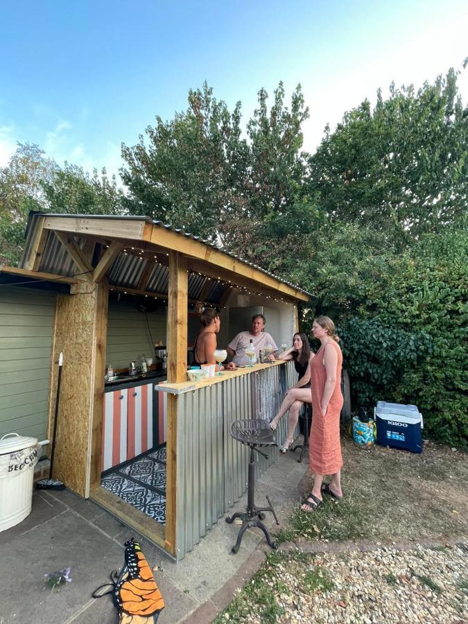 Hotel Secret Garden Glamping Lymington Exterior foto