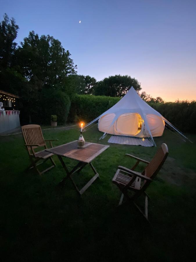 Hotel Secret Garden Glamping Lymington Exterior foto